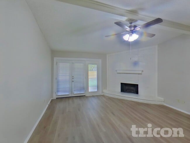 Photo - 1517 Rockshire Dr