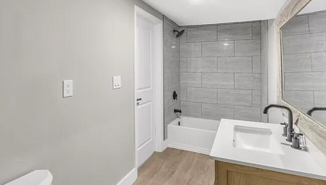 Photo - 201 Front St