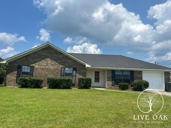 Photo - MOVE IN SPECIAL: $500 OFF 1ST MONTH'S RENT!**
