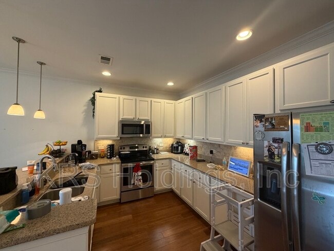 Photo - 1517 Rollesby Way Unit 24
