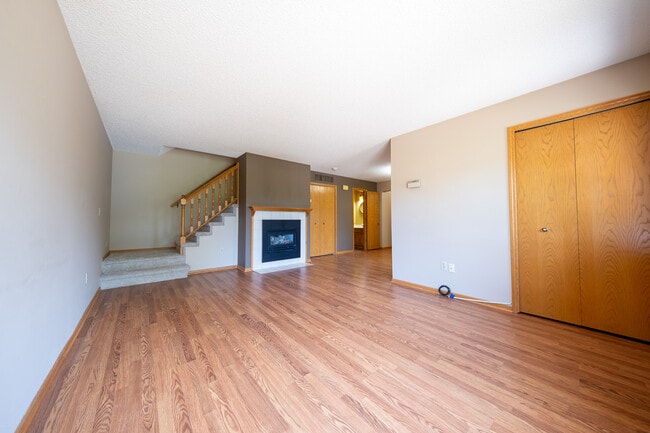 Photo - 5445 Orleans Ln N