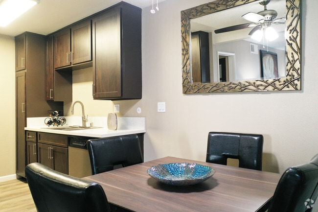 1BR, 1BA-727 SF