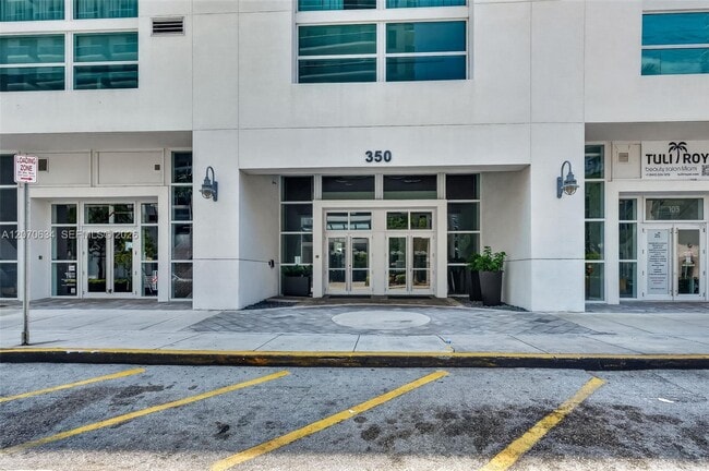 Photo - 350 NE 24th St Unidad 609
