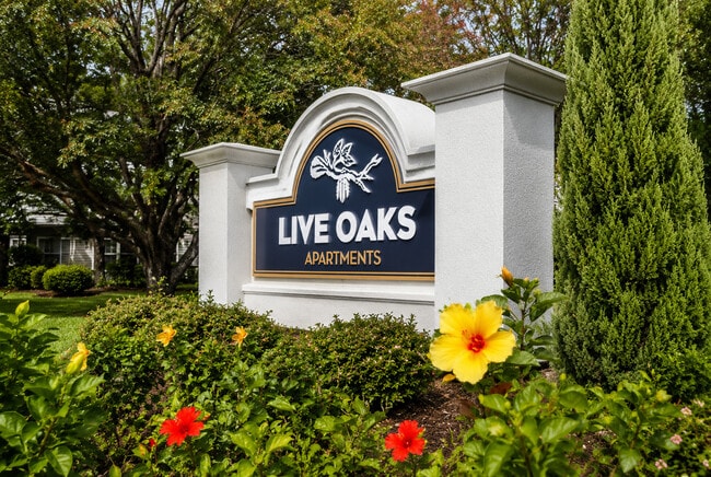 Live Oaks Apartments