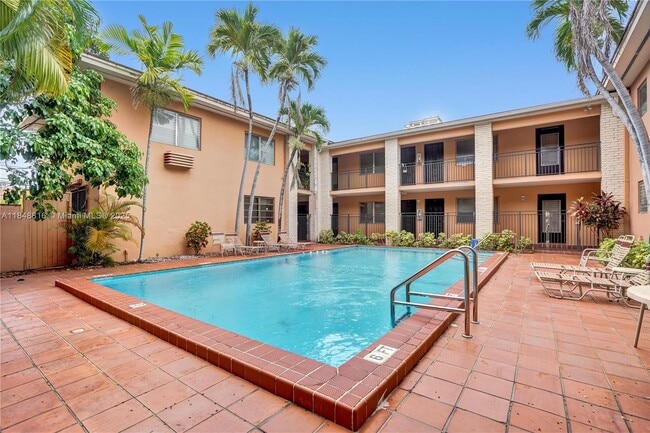 Building Photo - 218 Santillane Ave Unit 3 Rental