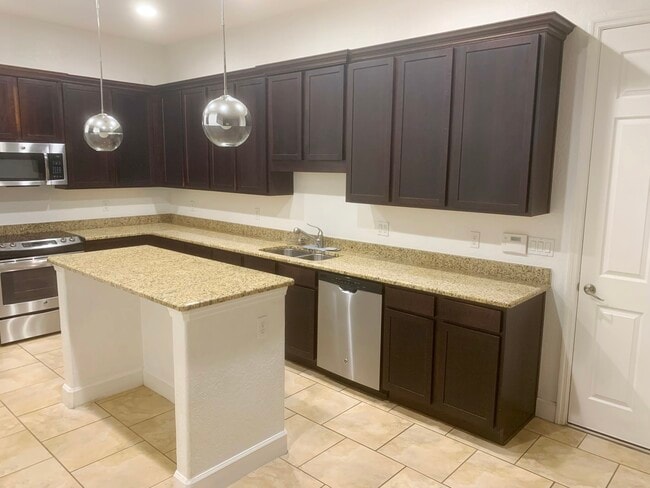 Photo - 2812 Plymouth PIace