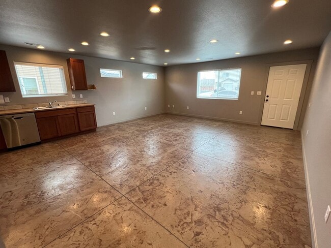 Photo - 511 F St NE Unidad A