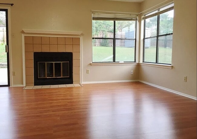 Photo - 1213 Silverton Ct