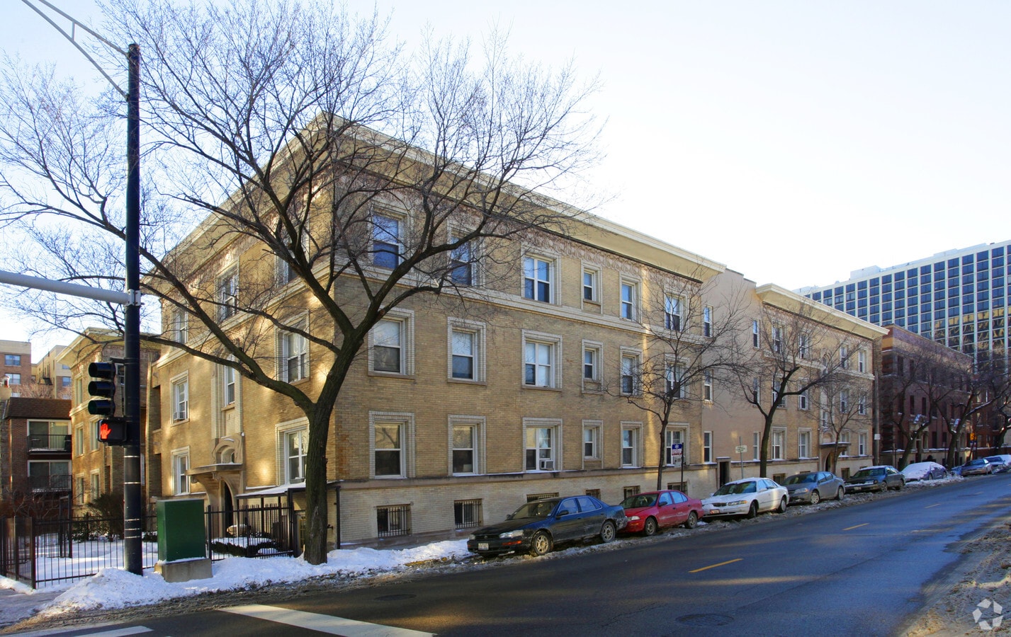 Photo - 4344 N Clarendon Ave Apartments