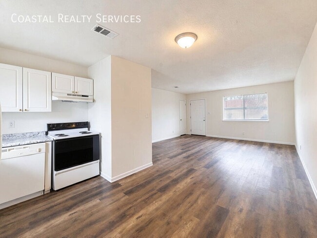 Photo - 322 Pelham Rd