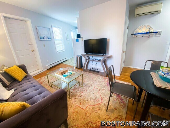 Building Photo - 1004 Tremont St Rental