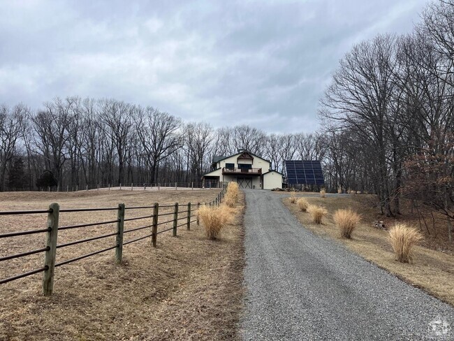 Building Photo - 429 Taghkanic Churchtown Rd Rental
