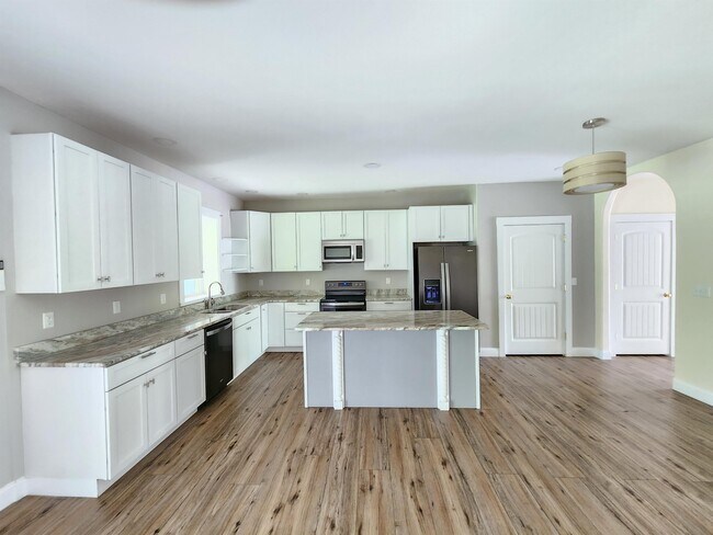 Building Photo - 364 Sawyer Rd