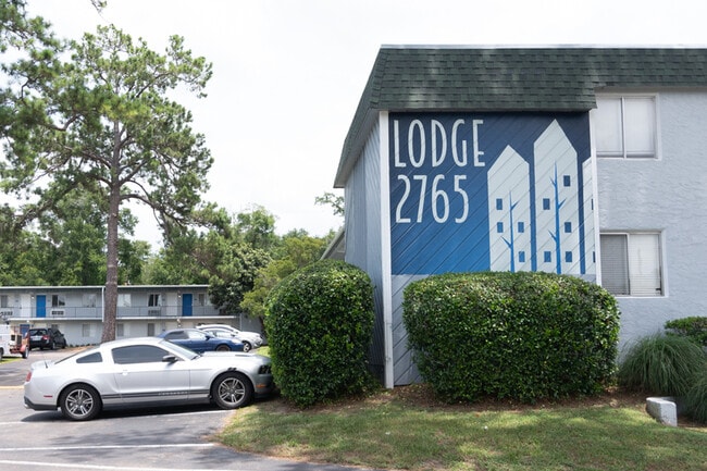 Building Photo - 2765 W Tharpe St Rental