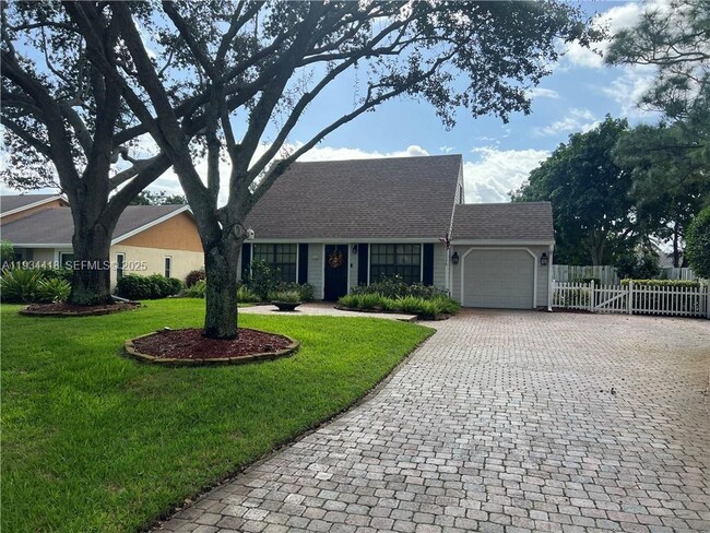 Photo - 5068 Beechwood Rd