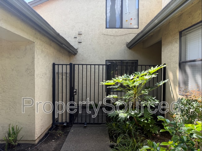 Photo - 1633 Porter Way