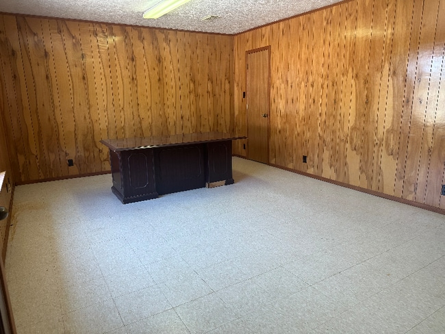 Photo - 125 W Monroe St