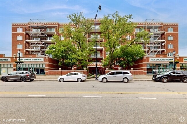 Building Photo - 5000 Oakton St Unit 201 Rental