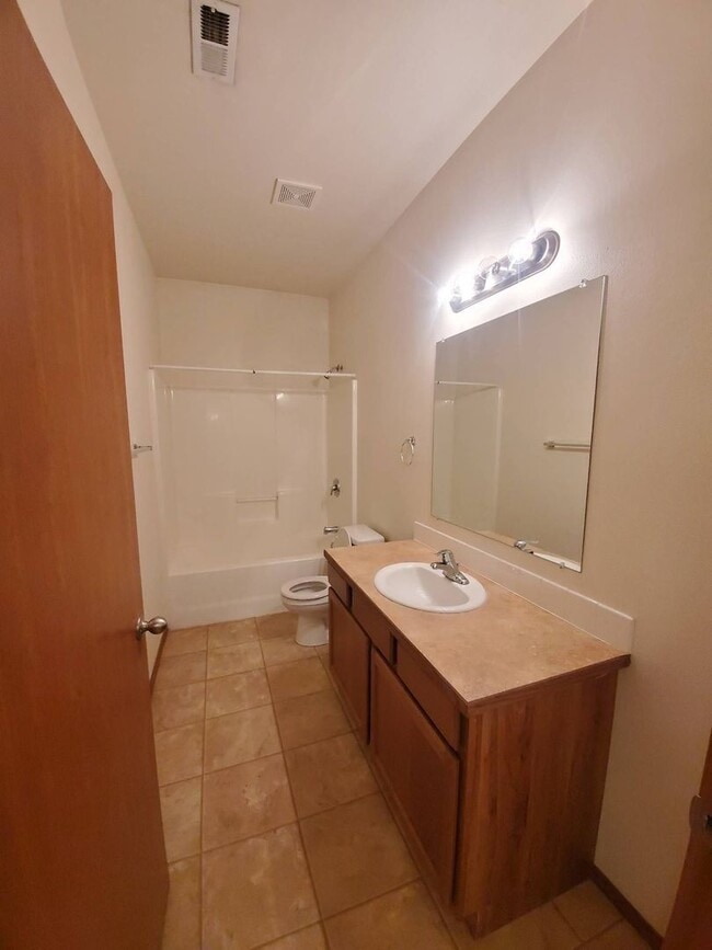Photo - 1729 W Bemis St