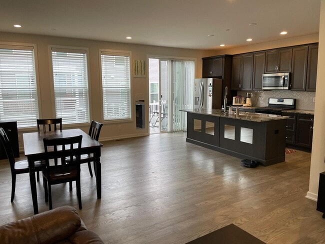 Photo - 294 Kennedy Dr