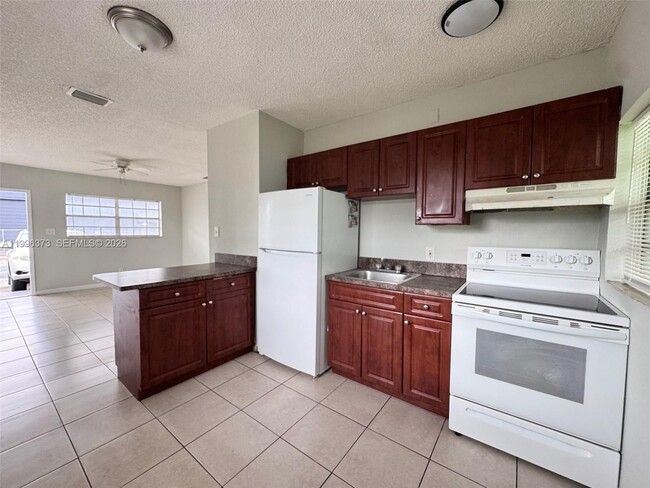 Photo - 990 Phippen Waiters Rd Unit 1-2