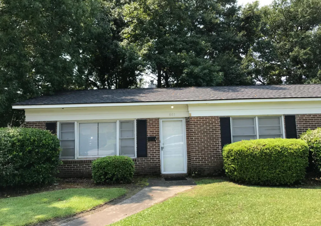 Conveniently Located Two Bedroom Townhome ... - Conveniently Located Two Bedroom Townhome ...