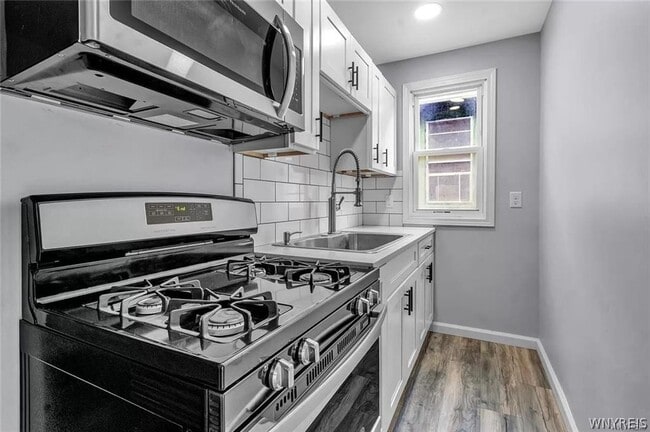 41 Mariner St