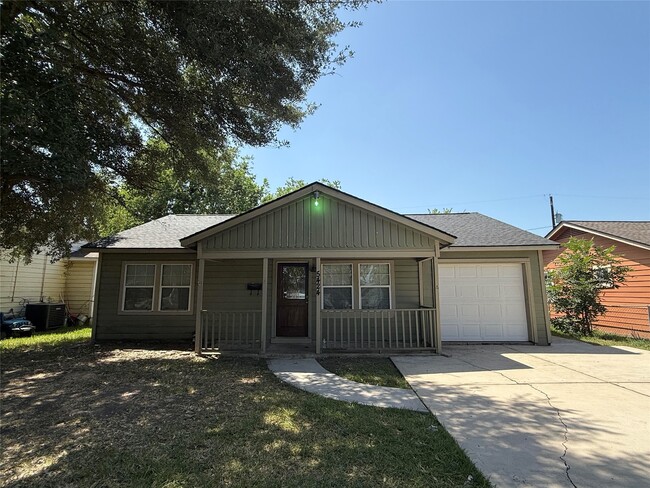 5424 Nightingale Dr