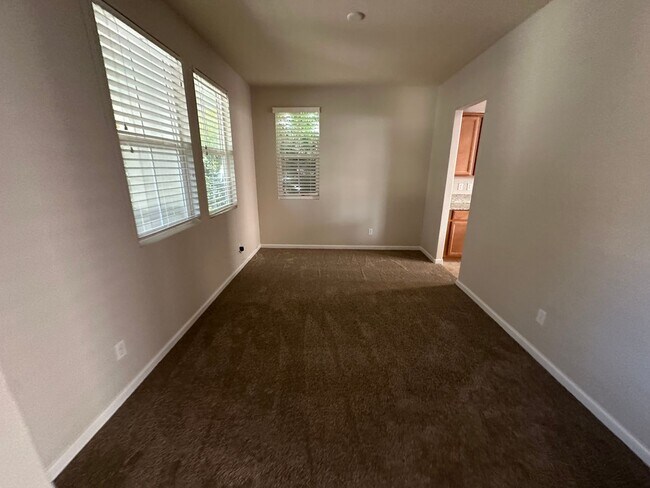 263 W Santa Clara Dr