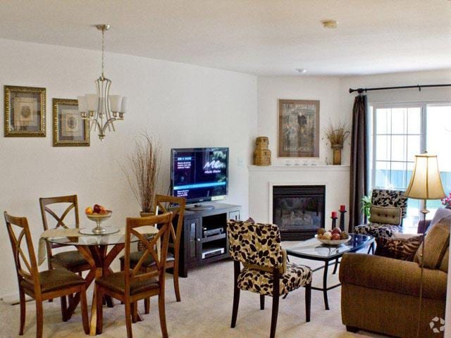Mulberry Dinning/Living Room