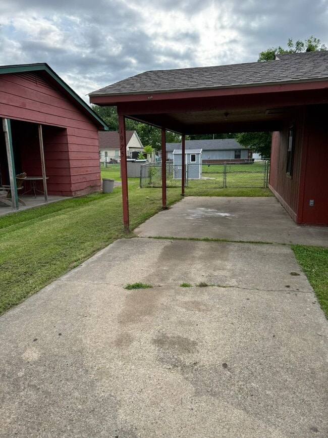 Photo - Three Bed/One BathHome/Freshly Painted/Fenced Yard