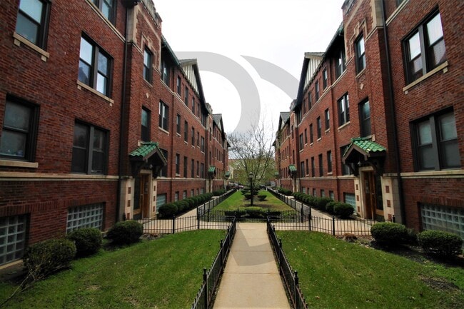 Photo - 2706 N Spaulding Ave Unit 2706-1