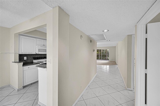 Photo - 1604 Abaco Dr Unit B3