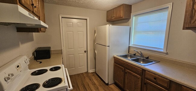 Photo - 615 Carver Ave