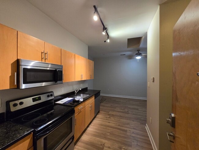 Photo - Simon Cycle Building Unidad 103