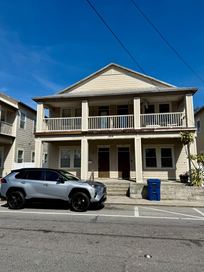 Building Photo - 1808 E Columbus Dr Unit 5