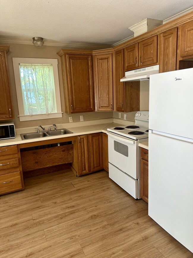 Photo - 48071 Laura Rogers Rd