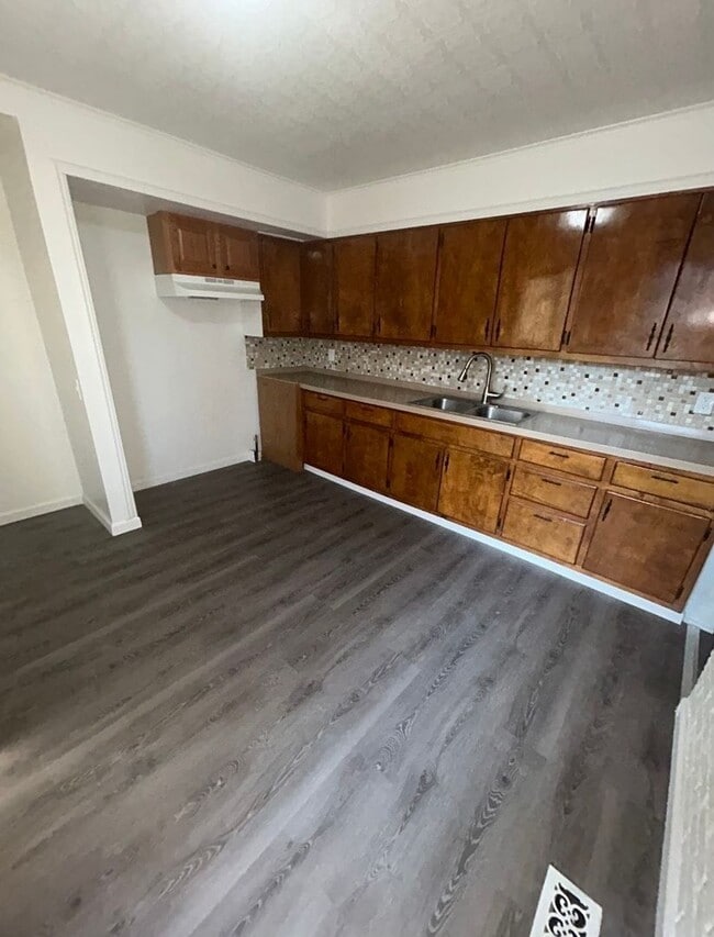 Building Photo - LIMITED TIME**1/2 OFF DEPOSIT**