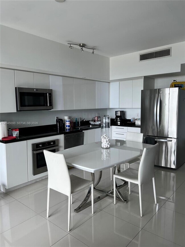 Photo - 92 SW 3rd St Unit 3508
