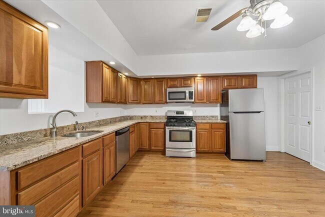 Photo - 3452 Sunnyside Ave