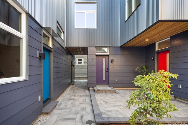 Courtyard - 10120 NE 185th St