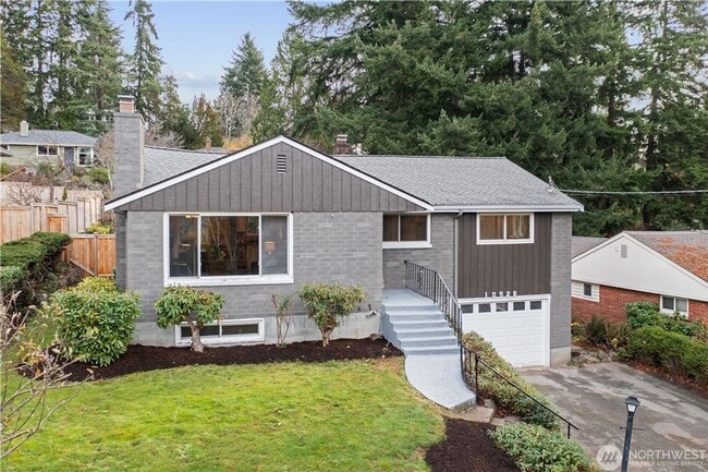 Building Photo - Updated mid-century home in Matthews Beach neighborhood