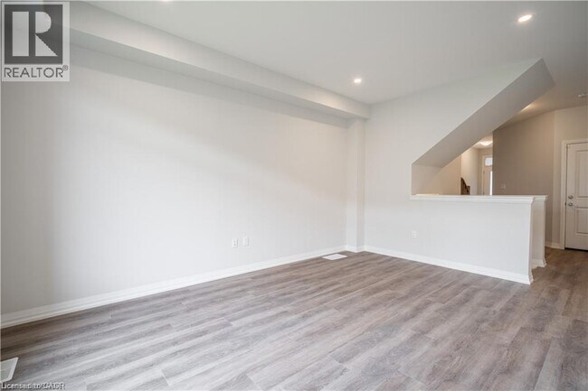 Photo - 4552 Portage Rd