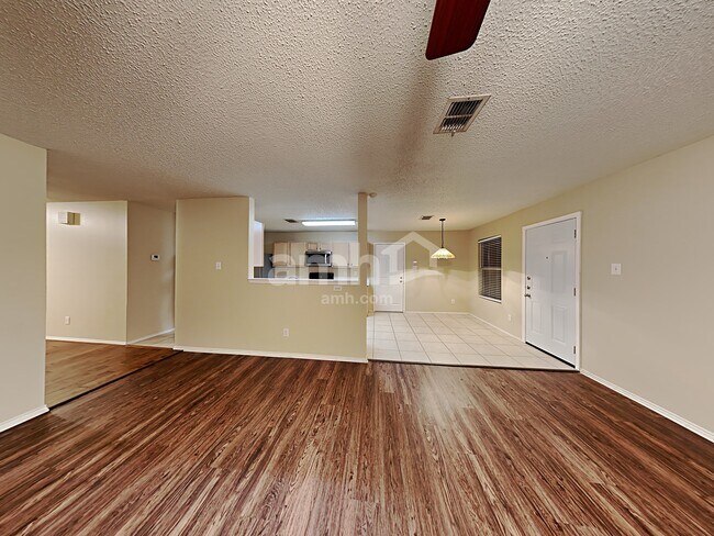 Photo - 1528 Englewood Dr