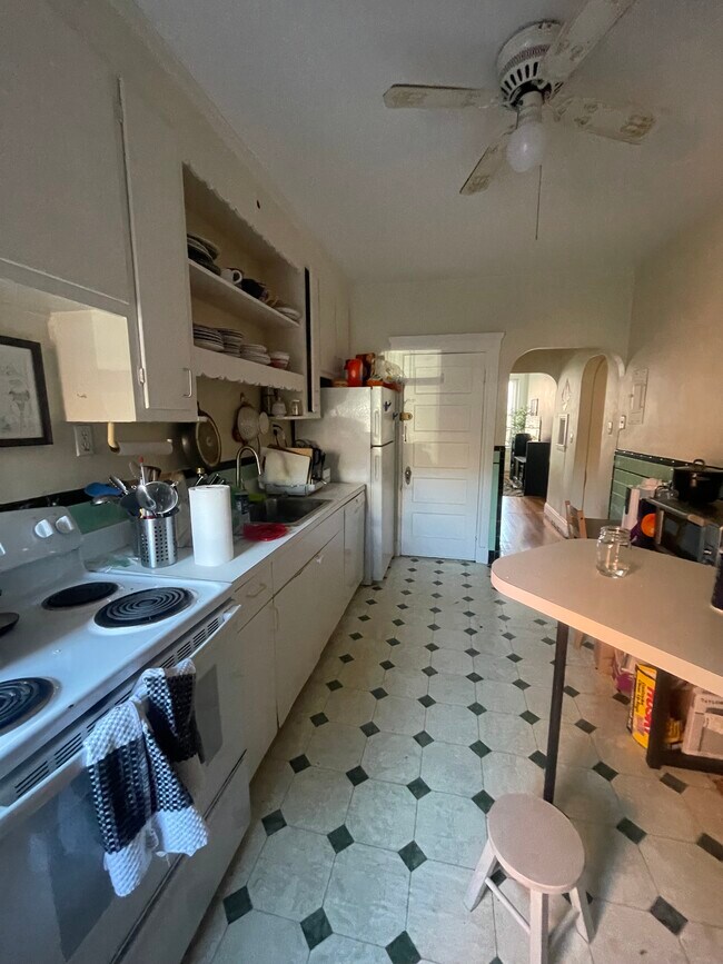 Photo - 1249 Beacon St Unidad 2