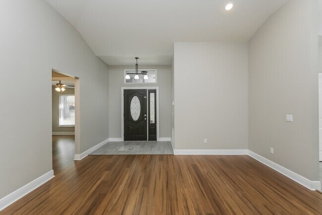 Photo - 2936 Minuteman Ln