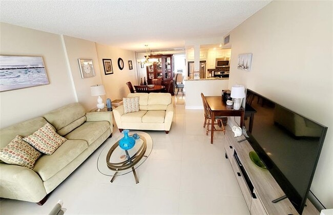 Photo - 1009 N Ocean Blvd Unidad 509