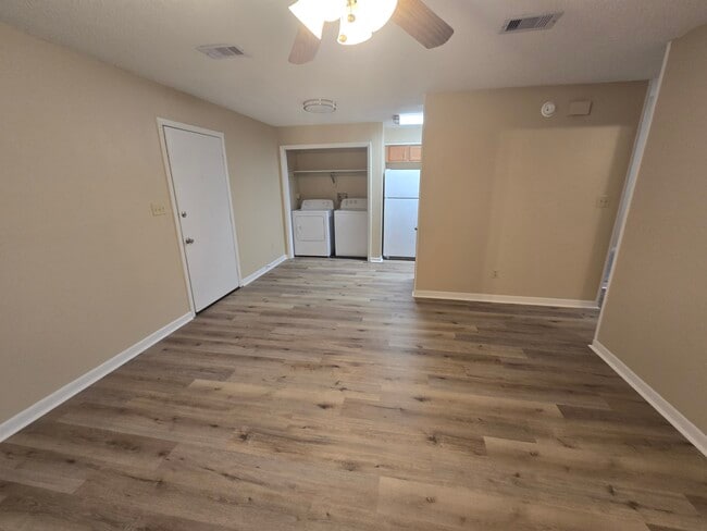 Photo - Jaymar Apartments