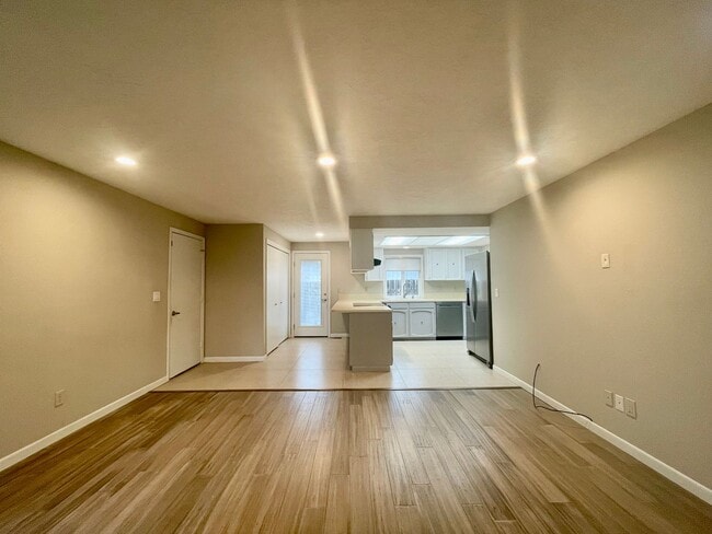 Photo - Beautiful 3 Bed 2 Bath House in Happy Valley!! A/C, Additional Living Area, Great for Entertaining!!