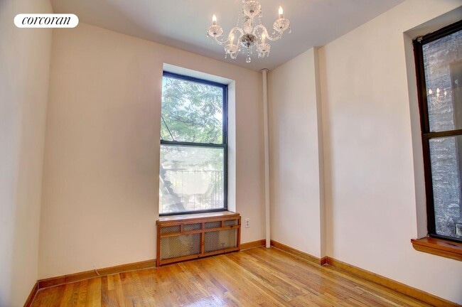 Photo - 139 W 83rd St